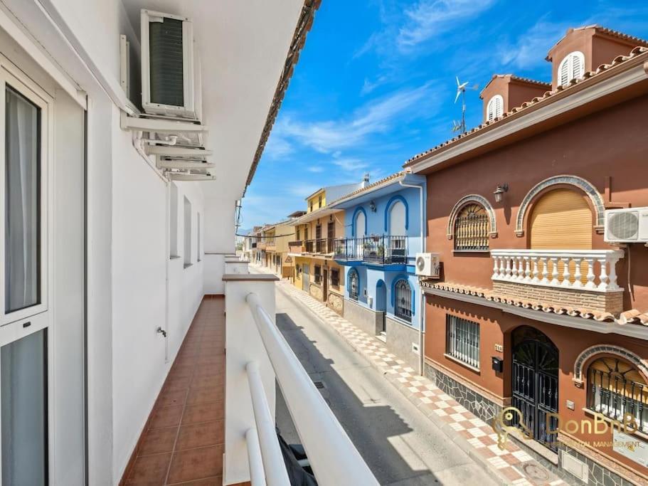 Casa Con 3 En El Tarajal * Málaga